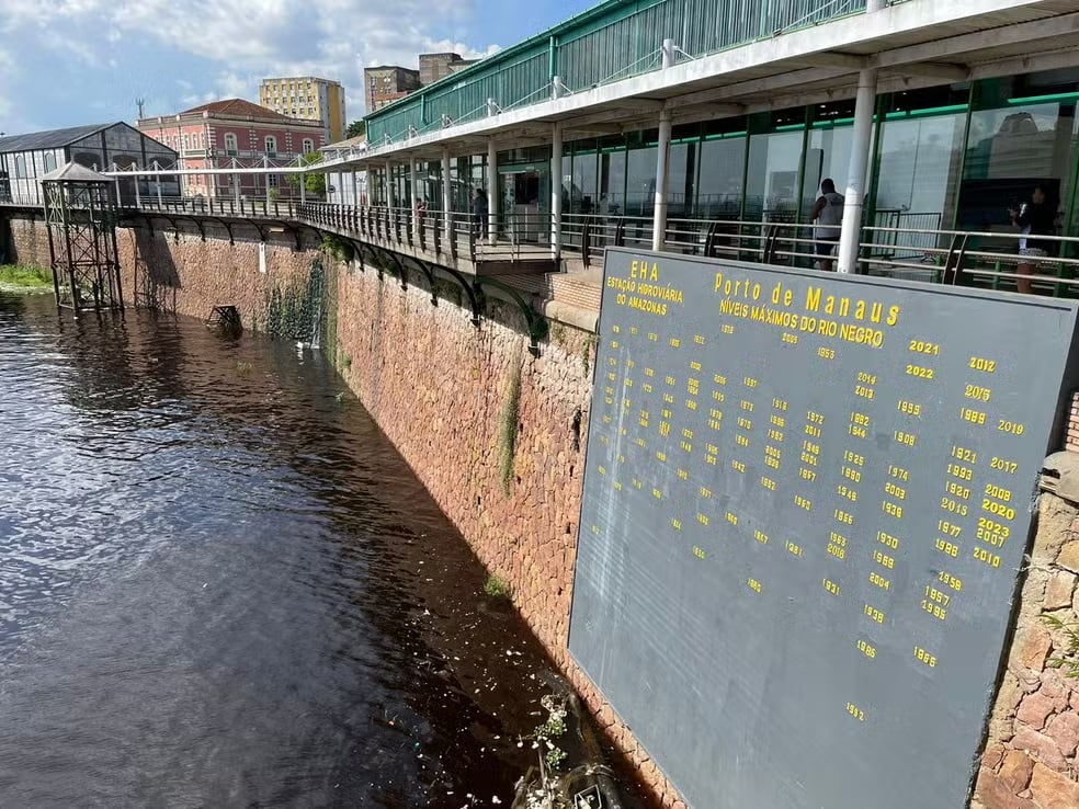 Rio Negro inicia vazante em Manaus e cota chega a 28,99 metros, segundo Porto de Manaus