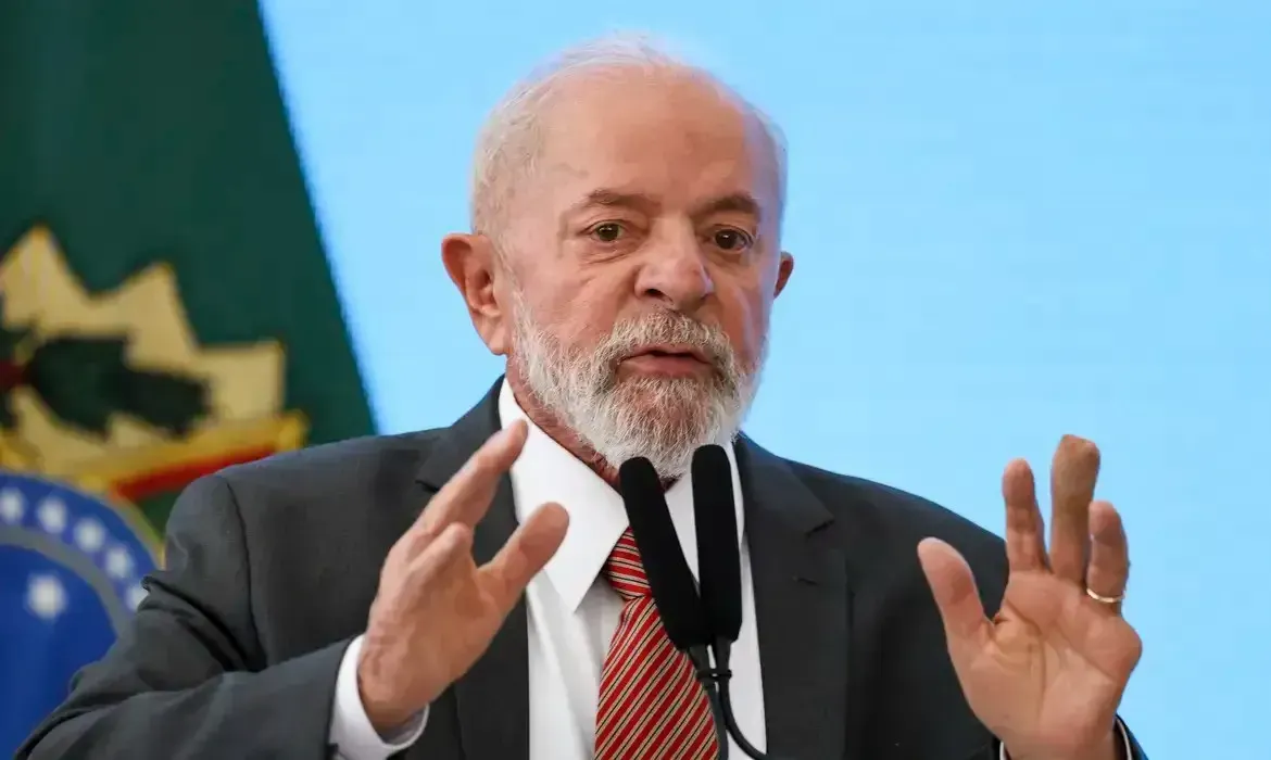 Nenhum aposentado terá prejuízo, diz Lula sobre descontos indevidos