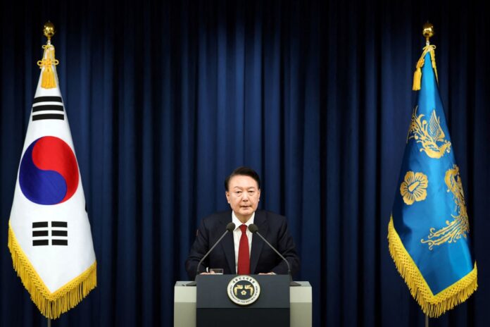 Presidente sul-coreano, Yoon Suk-Yeol, durante pronunciamento de lei marcial.