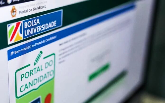 Bolsa Universidade 2025 distribui bolsas integrais, de 75% e 50%.