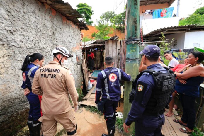 Município e Estado se juntaram para prestar assistência a vítimas do deslizamento na Redenção.