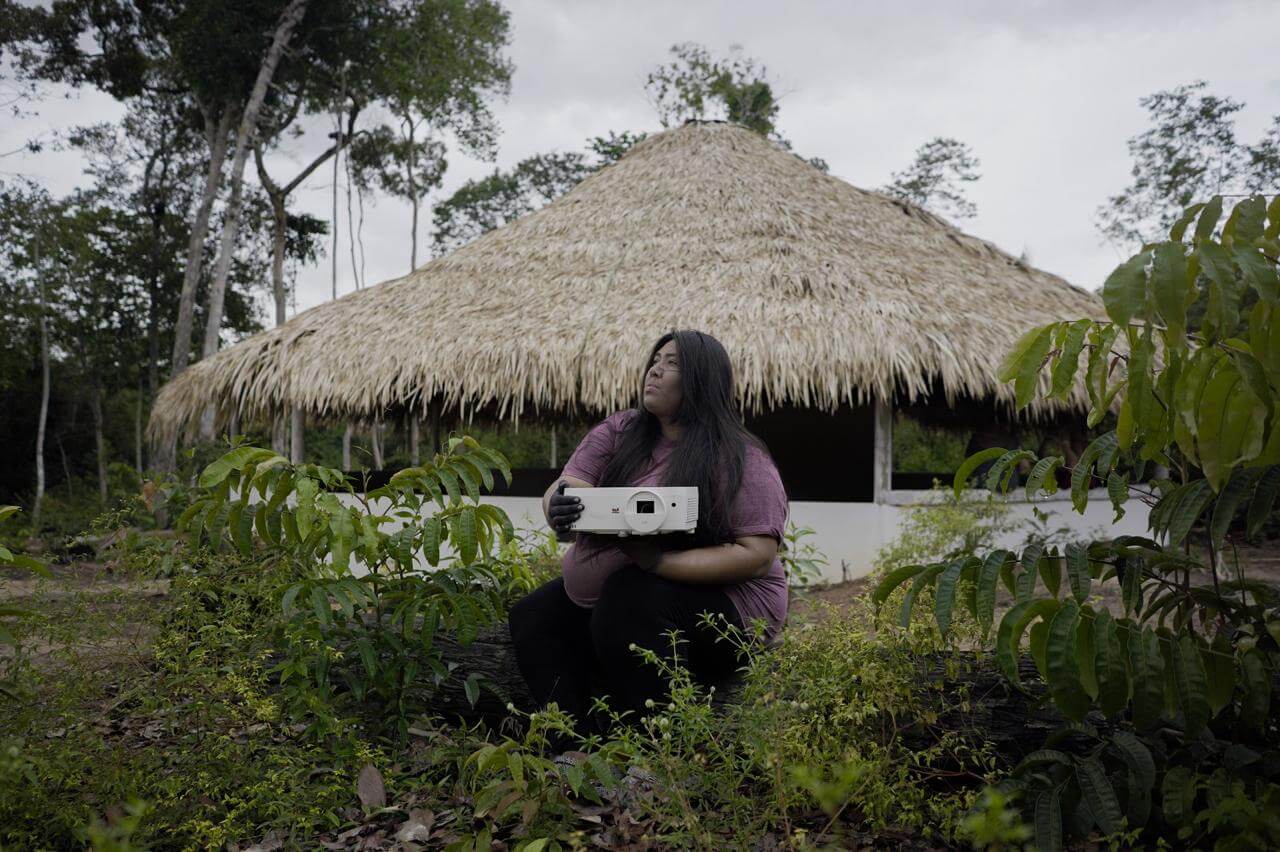 O Amazonas avança na inclusão cultural com a inauguração de sua primeira sala de cinema em uma aldeia indígena.