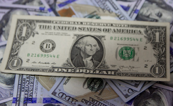 Dólar fechou o dia em queda, e está a menos de R$5,90 pela primeira vez em dois meses.