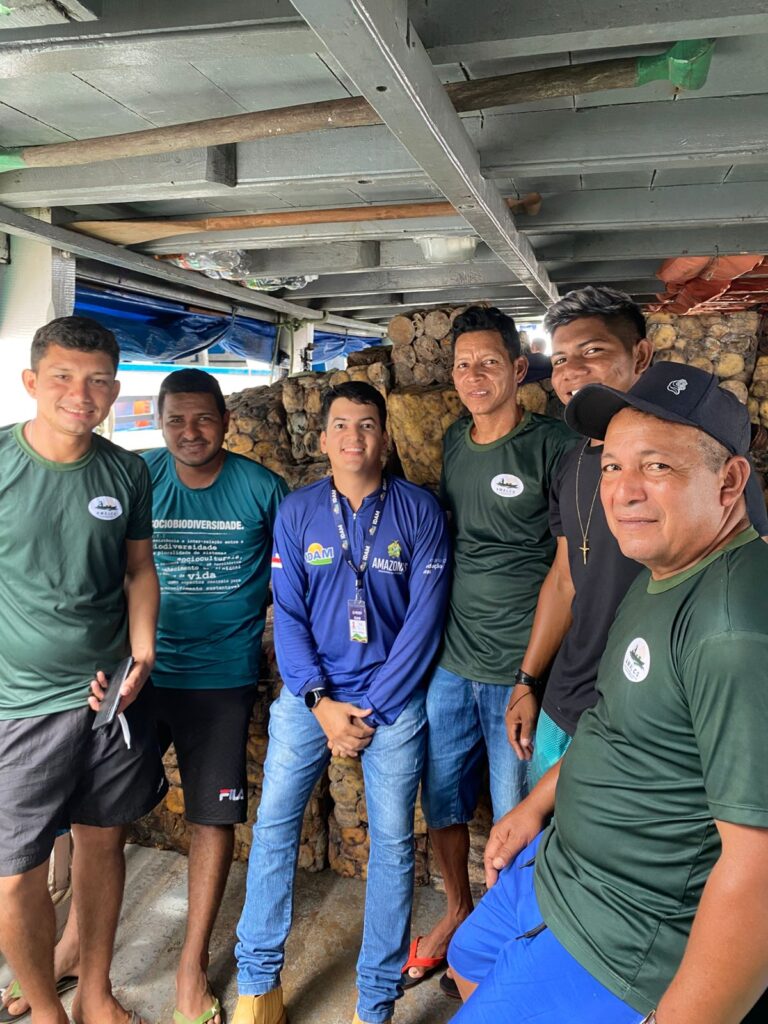 Seringueiros de Manicoré, a 332 quilômetros de Manaus, entregaram 40 toneladas de borracha à empresa Michelin para a fabricação de pneus.