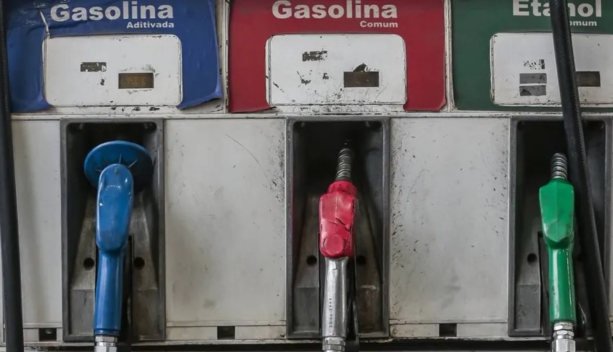 A partir deste sábado, 1º de fevereiro, o preço da gasolina e do diesel terá um aumento devido ao reajuste do ICMS.