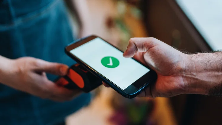 Pix por aproximação funcionará pelo Google Pay ou pelo aplicativo do banco.