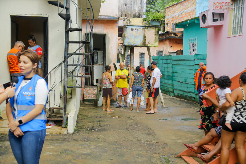Após a forte chuva que atingiu Manaus no domingo (30/3), a prefeitura intensificou os atendimentos às áreas mais afetadas.