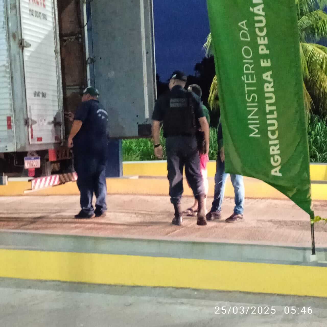 A Adaf apreendeu mais de 1,2 tonelada de pimenta-de-cheiro na barreira de vigilância agropecuária de Jundiá, em Rorainópolis (RR).