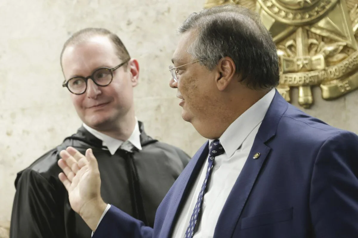 Ministros Dino, Zanin e Moraes foram acusados de serem 
