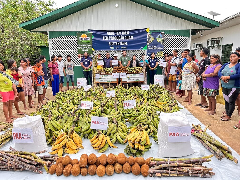 Nesta sexta-feira, quatro toneladas de alimentos cultivados por 16 agricultores indígenas do município de Envira foram entregues à Casai.