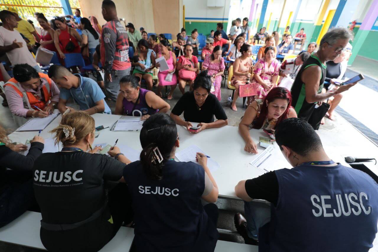 O Amazonas mobilizou uma força-tarefa para atender 103 famílias afetadas pelas fortes chuvas em Manaus.
