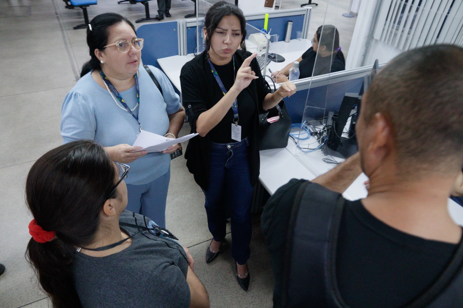 Governo do Amazonas disponibiliza serviço de intérpretes de Libras de forma gratuita para a população
