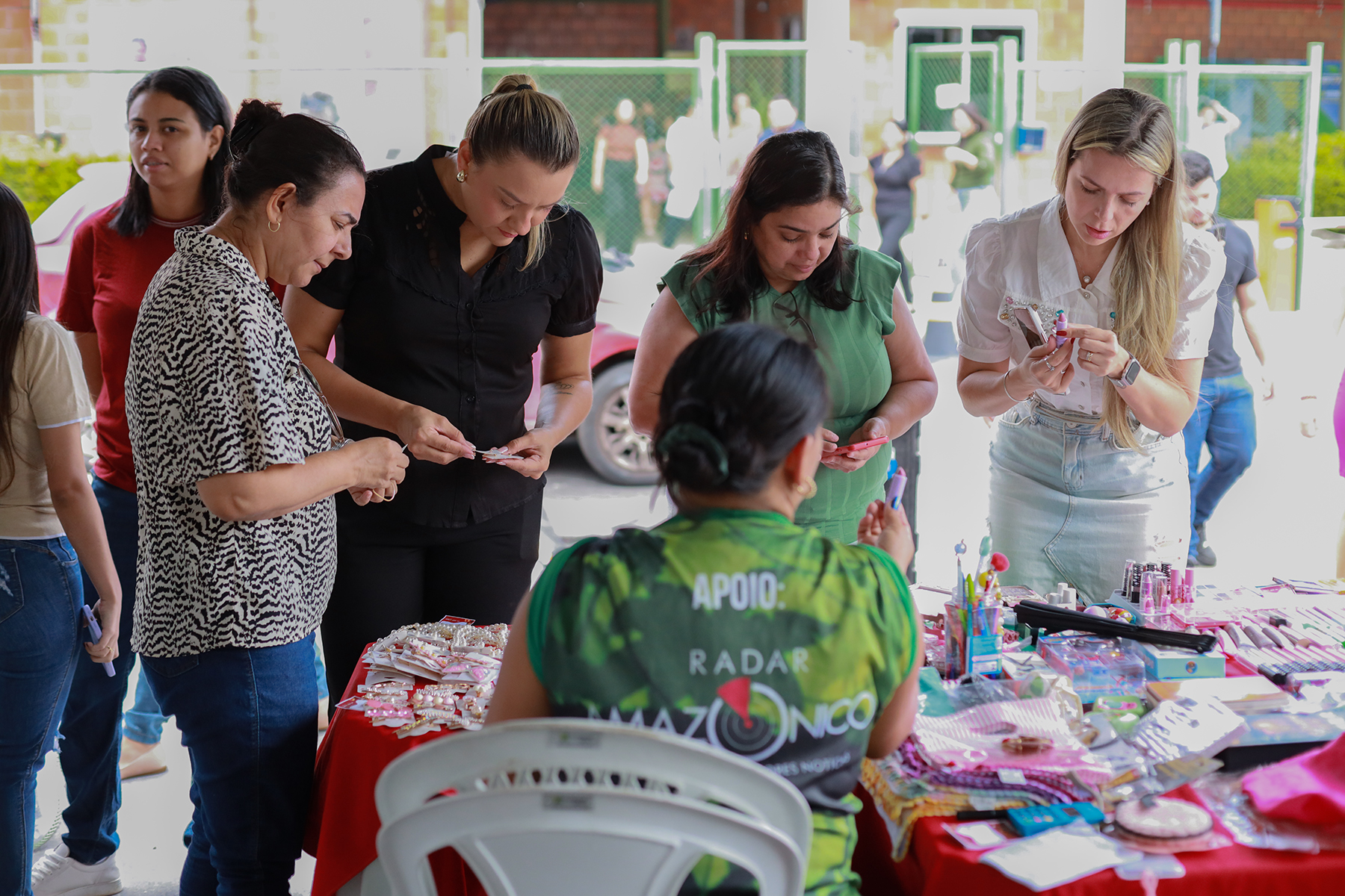 A primeira edição do bazar das empreendedoras do Prosamin+ acontece nesta sexta-feira (14), reunindo 50 expositoras.