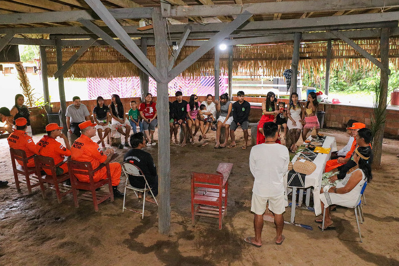 O Corpo de Bombeiros Militar do Amazonas certificou indígenas em Manacapuru para combater incêndios.