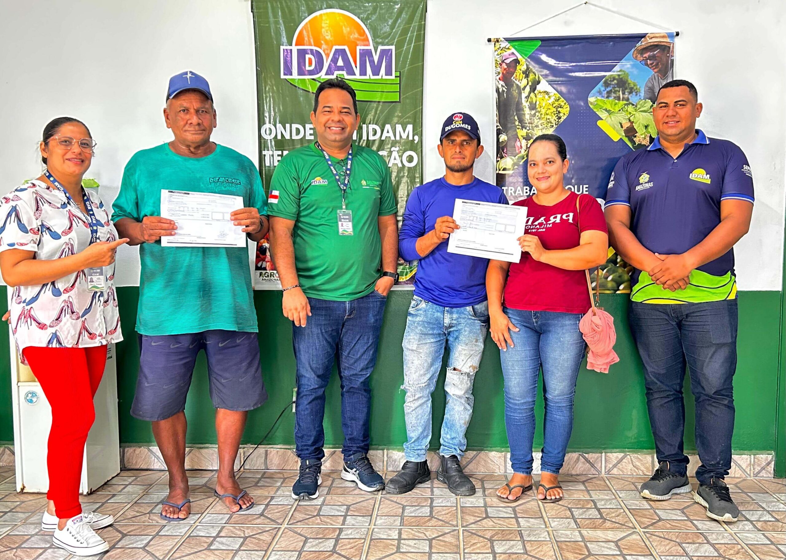 Agricultores familiares de Envira foram beneficiados com R$ 61 mil em crédito rural e 36 documentos voltados à regularização fundiária.