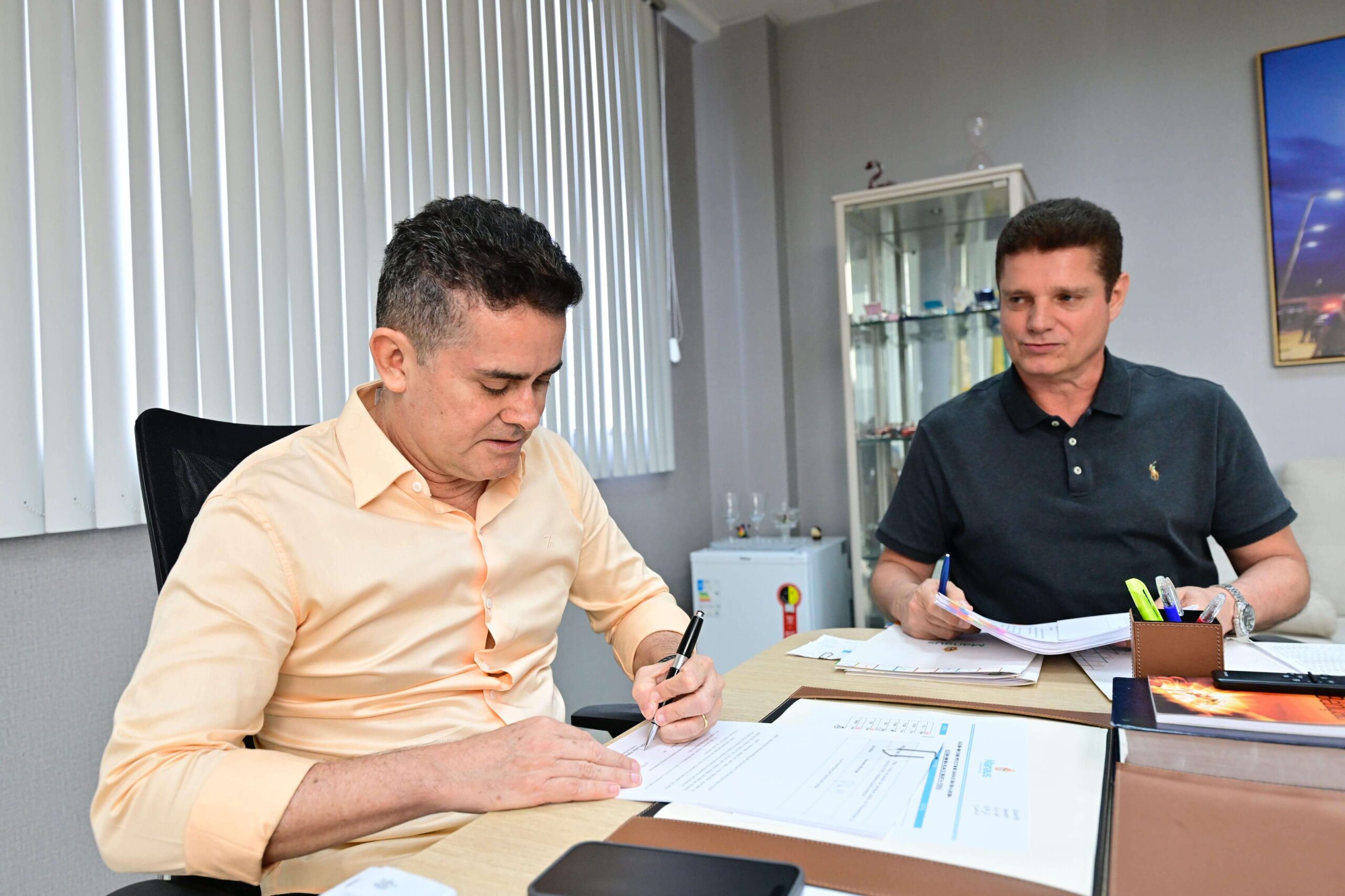 A Prefeitura de Manaus anunciou a recomposição salarial dos servidores públicos municipais e a unificação das datas-bases.