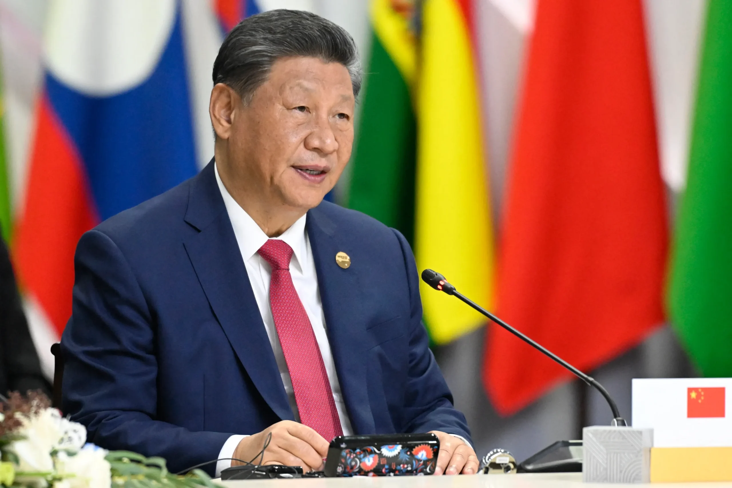 Xi Jinping, presidente chinês, diz que transformará tarifas em oportunidade para economia da China.