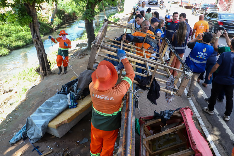 Operação da Prefeitura contatou 15 pessoas em situação de rua na Compensa.