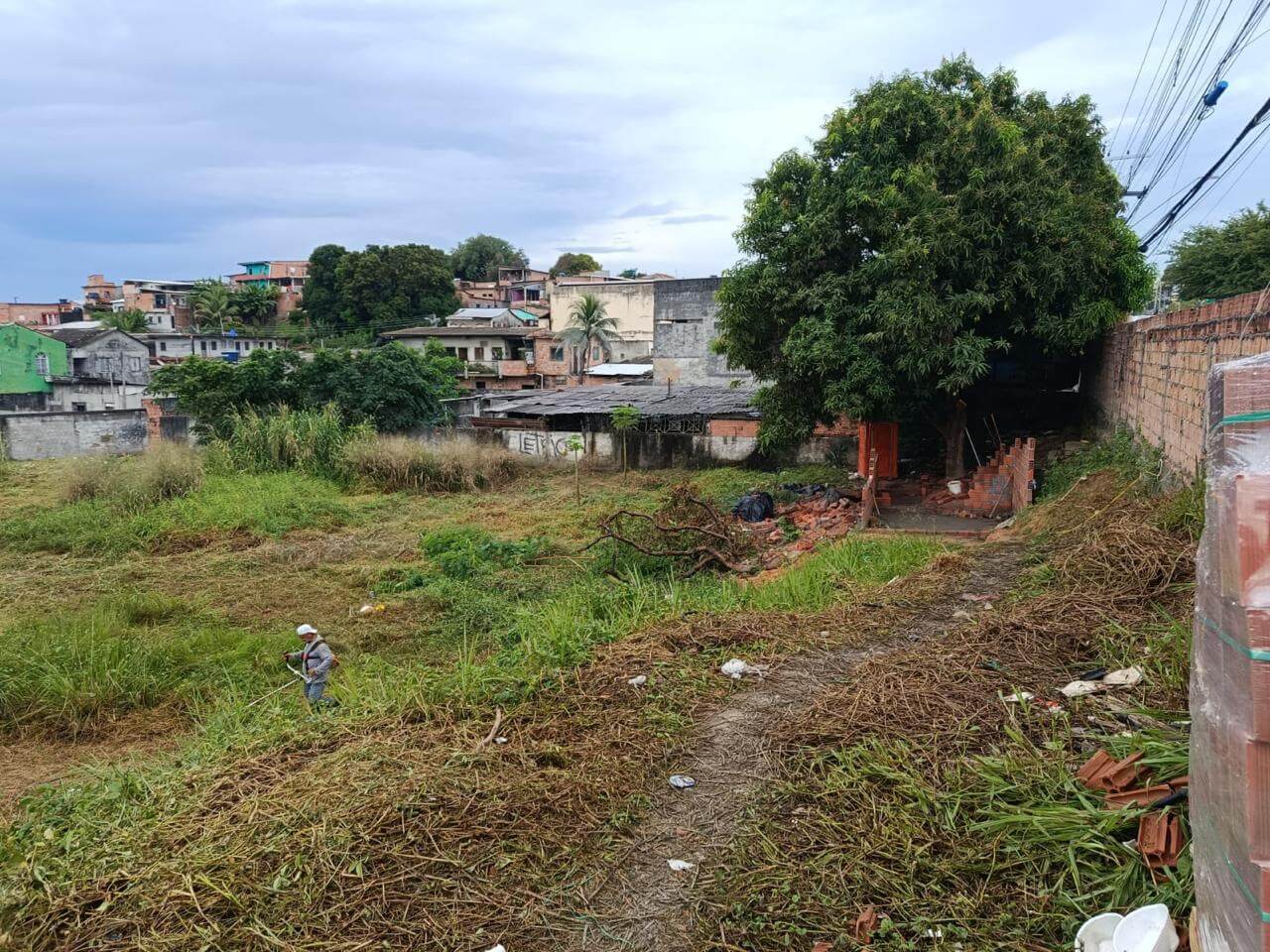 O Hospital Santa Júlia denunciou nesta semana a invasão e a depredação de um terreno de sua propriedade.