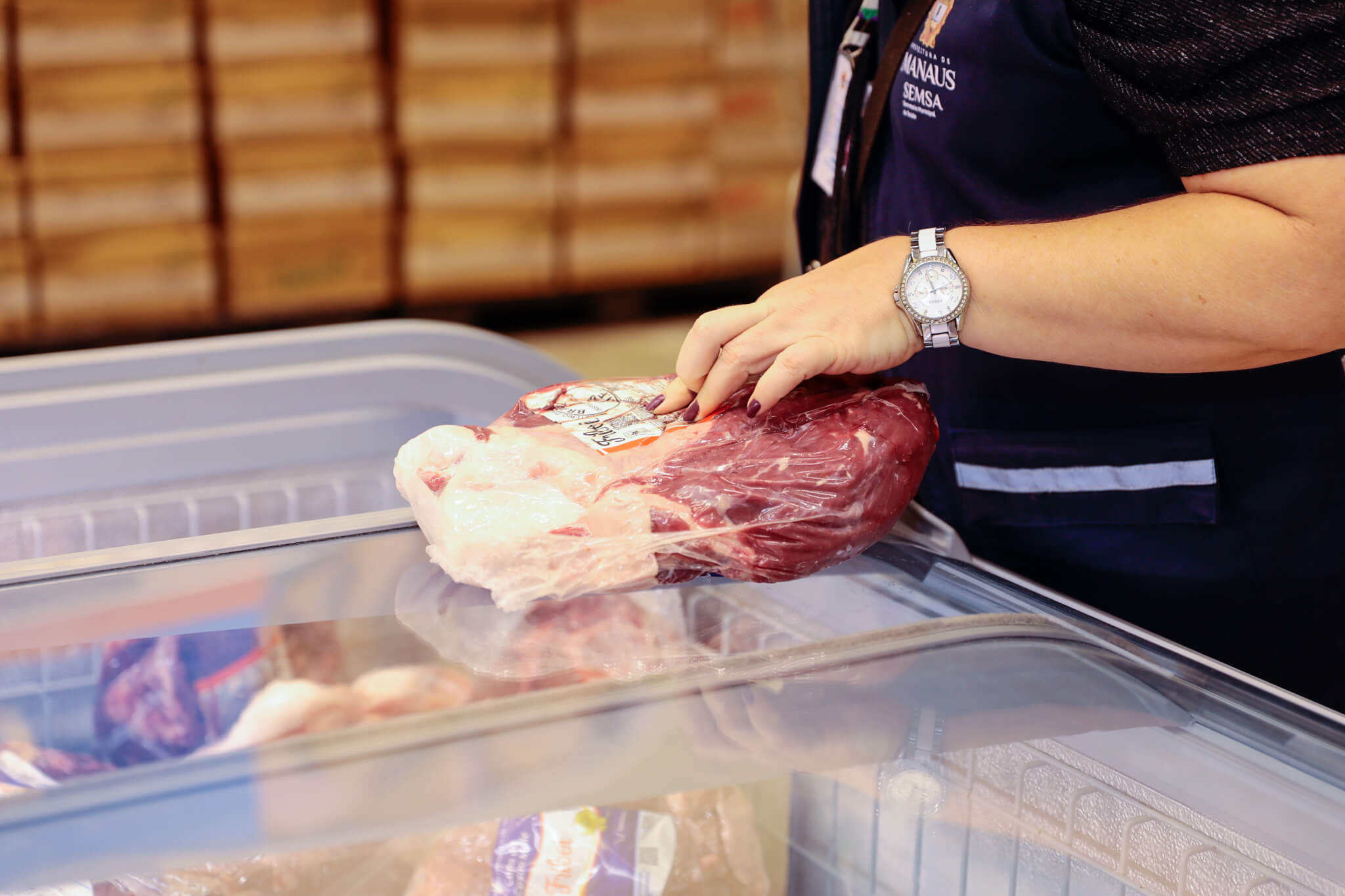 Um supermercado localizado na zona Centro-Sul de Manaus foi autuado no domingo (11/5) após denúncias de consumidores nas redes sociais.