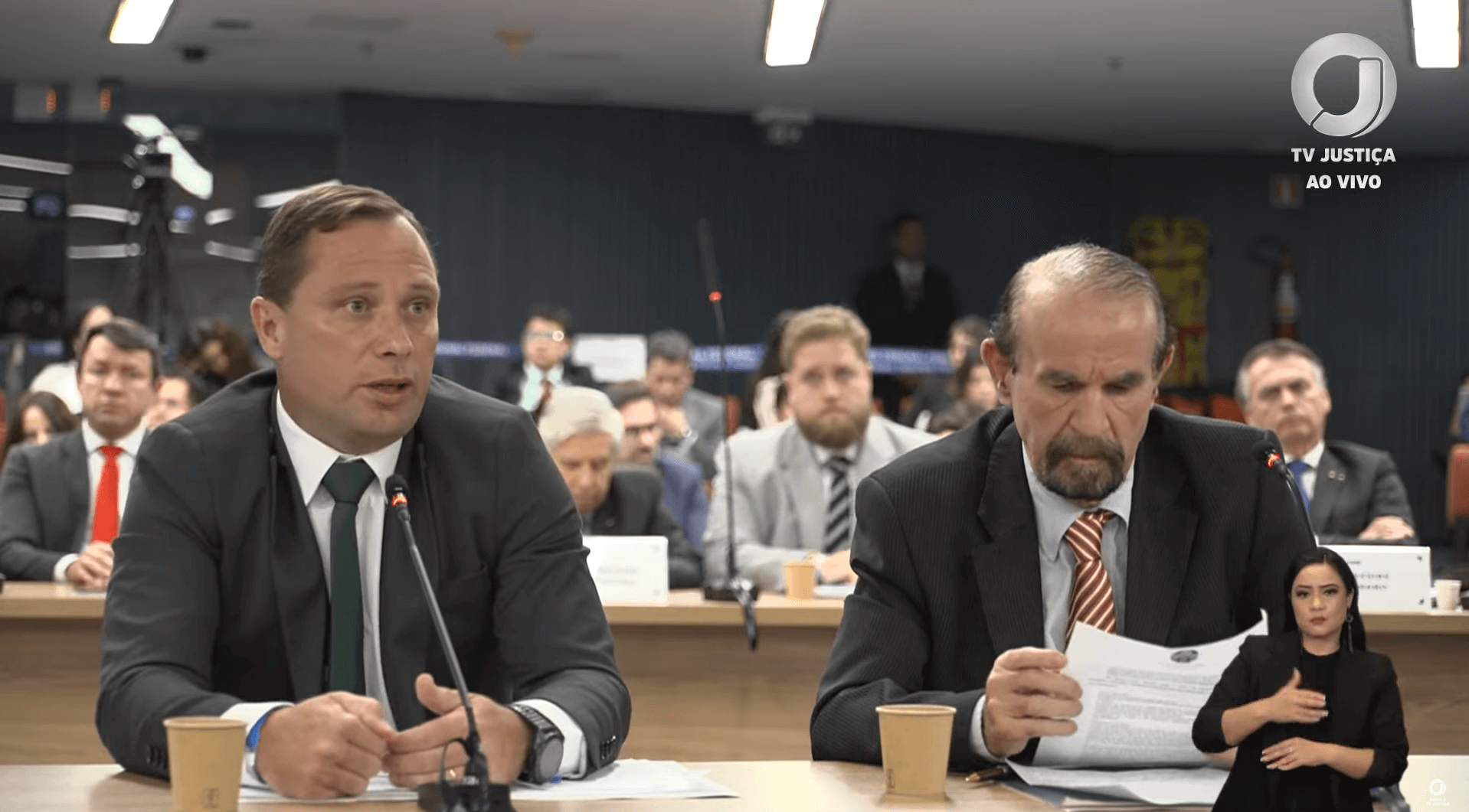 Mauro Cid presta depoimento ao STF nesta segunda-feira (09).