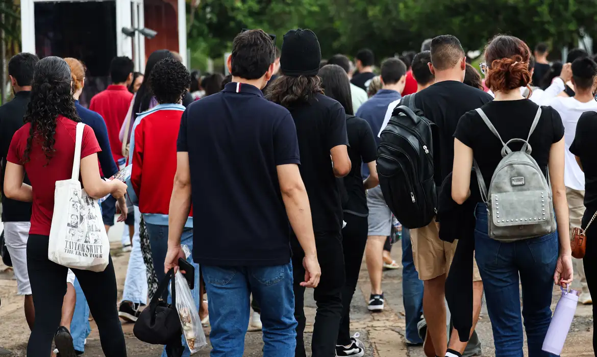 Prazo para inscrições e pagamentos da taxa de inscrição do Enem 2025 foram estendidos em uma semana.