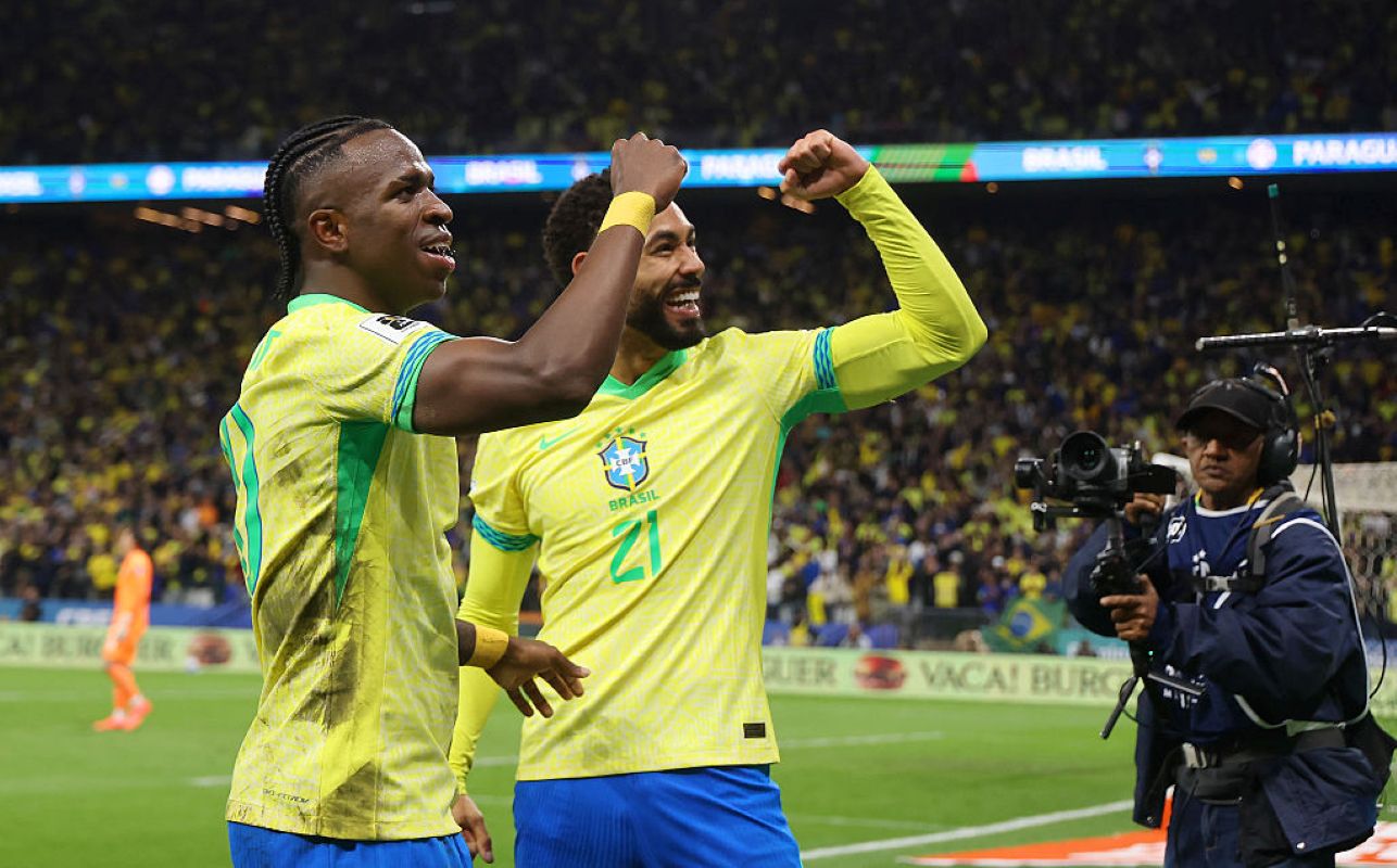 Seleção brasileira se classifica para a Copa após vitória de 1x0 sobre o Paraguai.