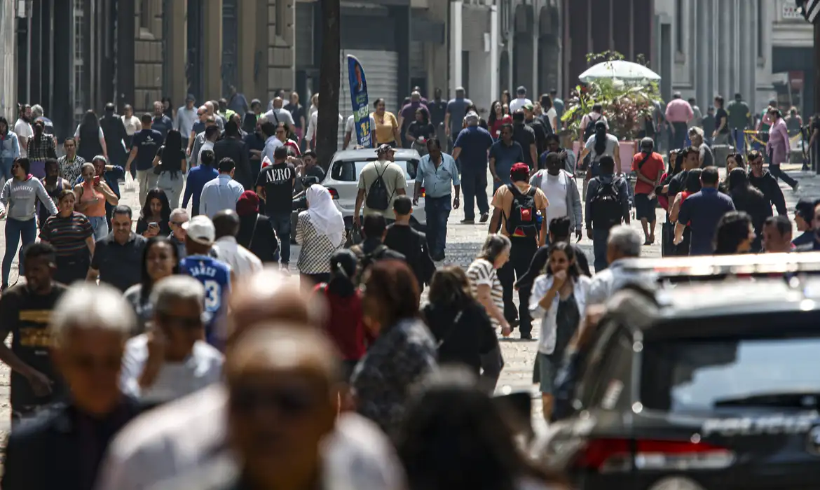 Porcentagem de contratações públicas deverão ser destinadas a mulheres cis ou trans vítimas de violência doméstica.