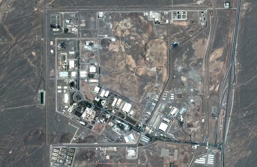 A IAEA, órgão de vigilância nuclear da ONU, emitiu um alerta nesta segunda-feira (16) sobre o risco de contaminação radiológica e química.