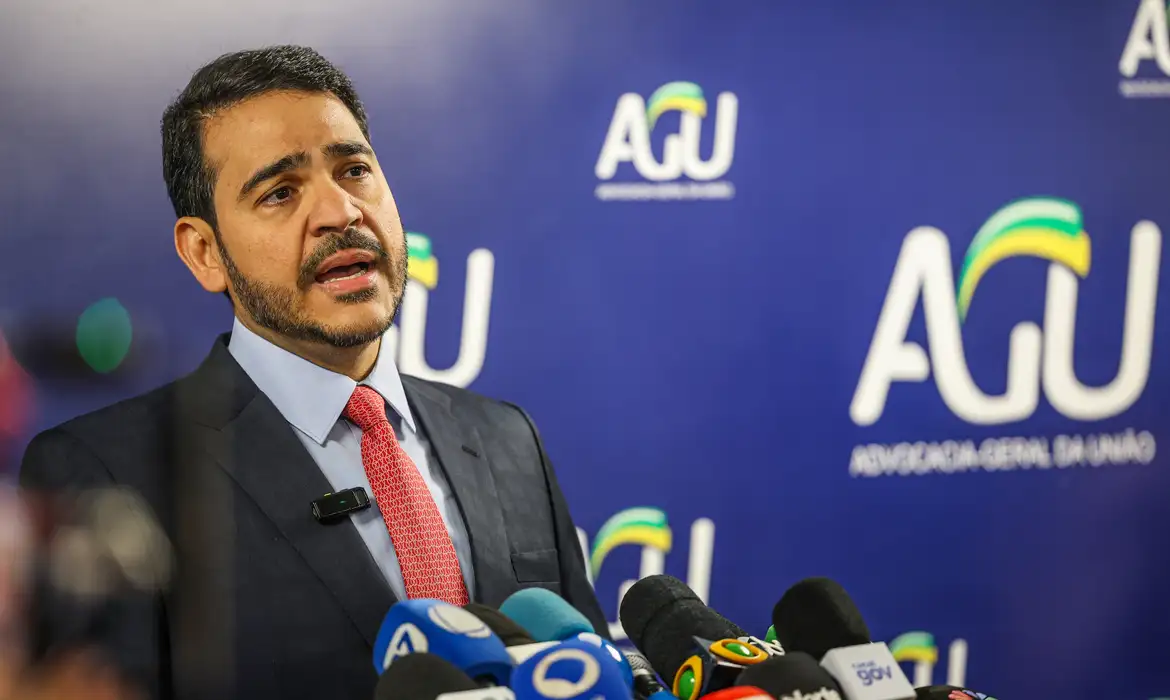 AGU avalia inconstitucionalidade da derrubada de decreto presidencial por Congresso.