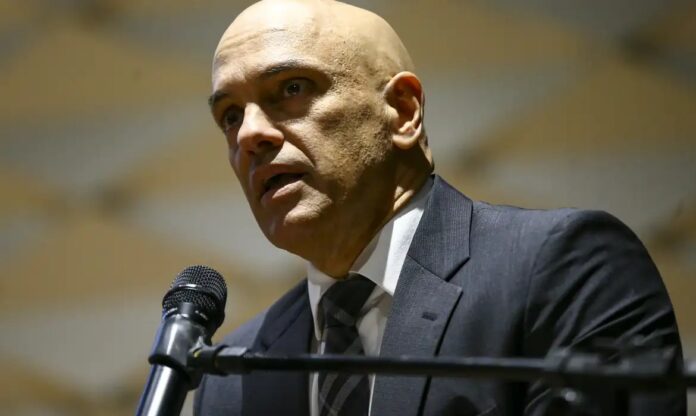 EUA revogam visto de Moraes, familiares e 
