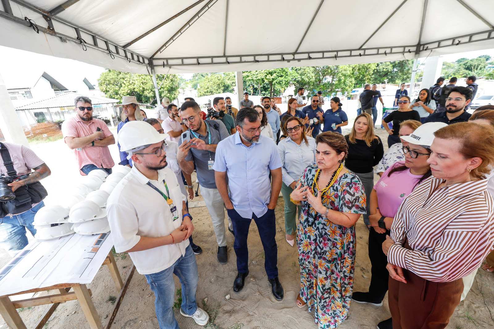 Governador Wilson Lima e ministra Márcia Lopes vistoriam obras da Casa da Mulher Brasileira