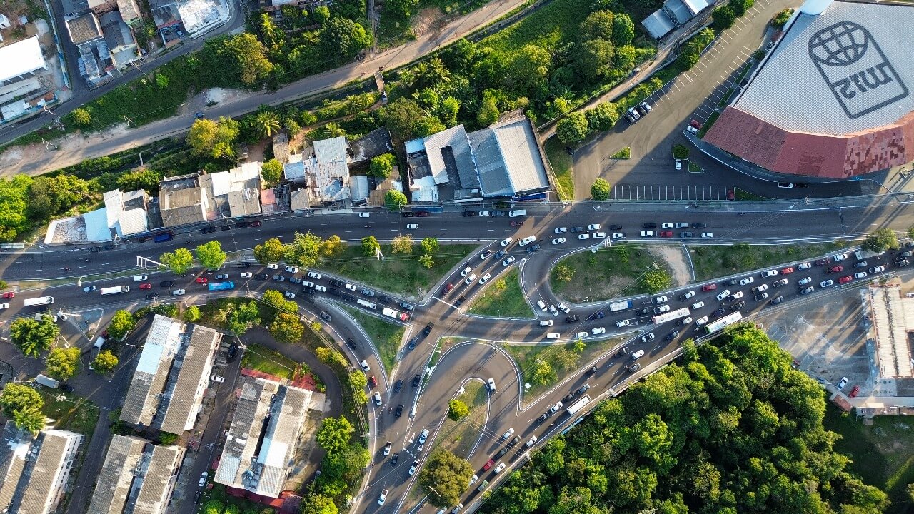 A Prefeitura de Manaus vai construir um novo viaduto no cruzamento entre as avenidas Brasil e Coronel Teixeira, na zona Oeste da capital.
