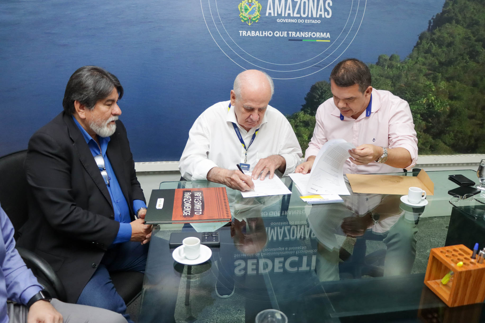Sedecti e Correios firmam protocolo para fortalecer logística e ampliar mercado de empreendedores amazonenses