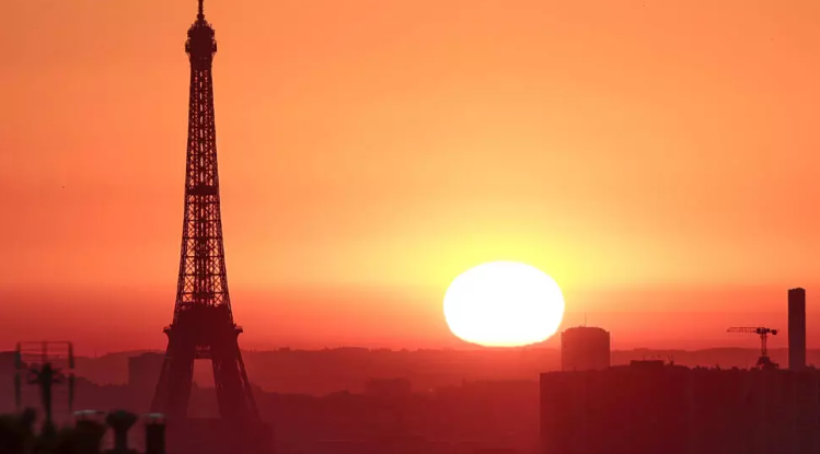 A Europa vive mais uma intensa onda de calor neste verão, com temperaturas que ultrapassam os 45 °C em diversos países.