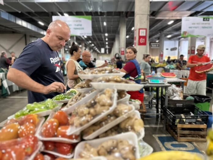 A (ADS divulgou a agenda das Feiras de Produtos Regionais que acontecem nesta semana em Manaus.