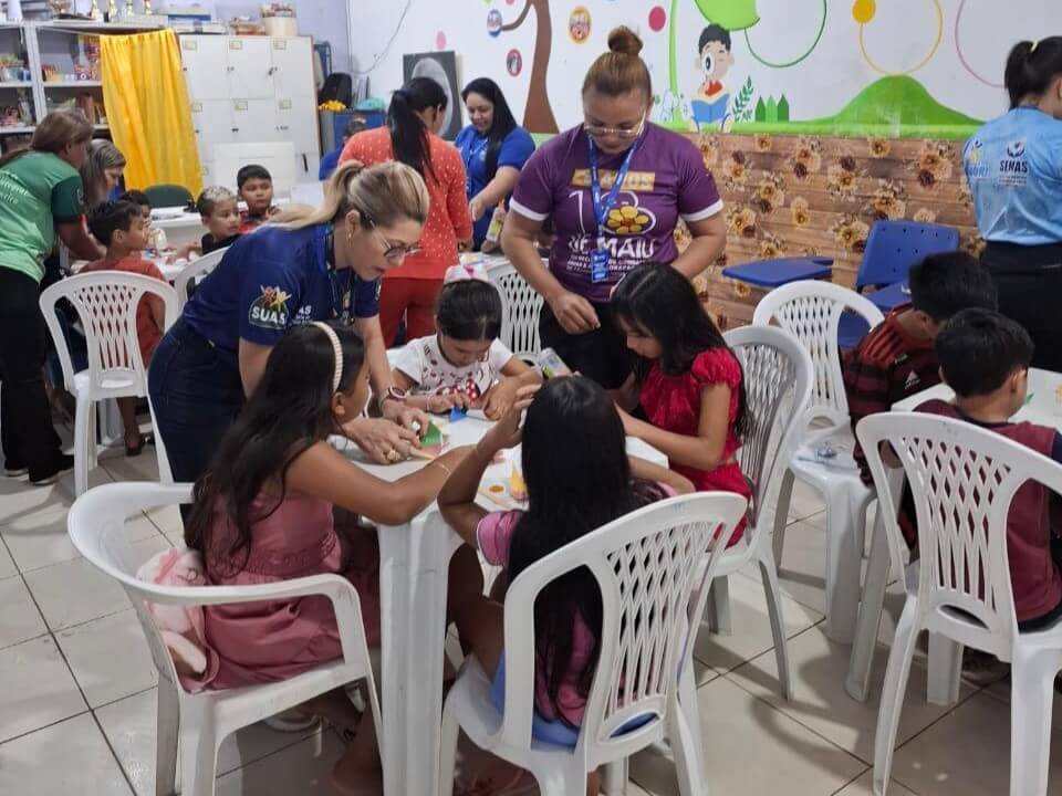 A Seas está reforçando alertas sobre os riscos da exposição precoce de crianças e adolescentes nas redes sociais.