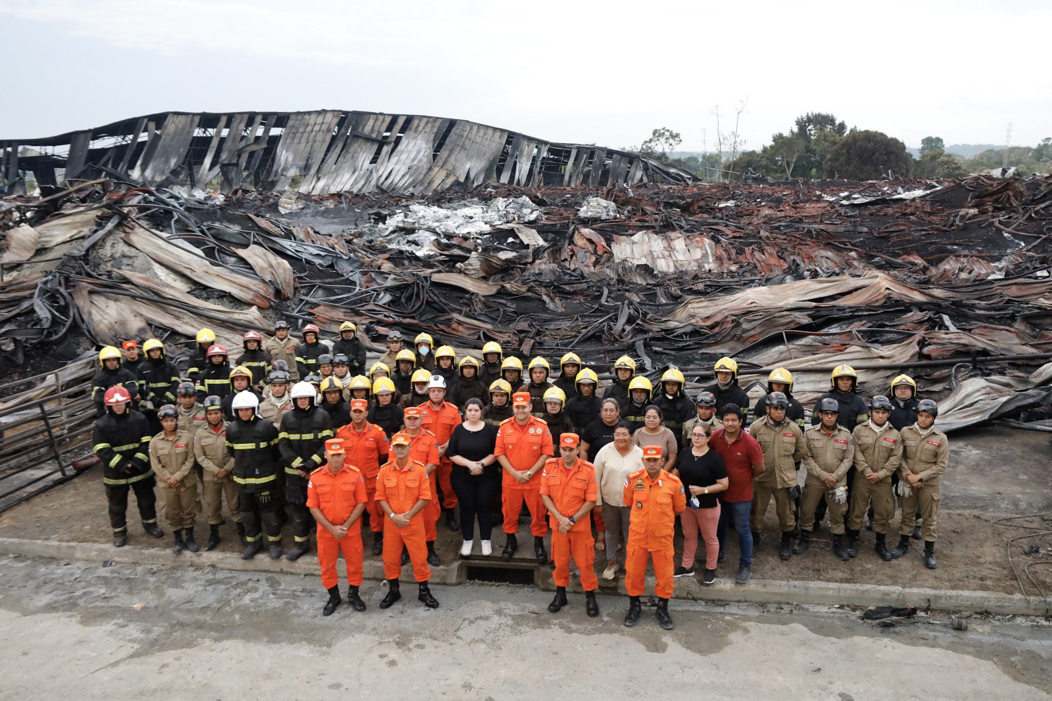 Corpo de Bombeiros Militar do Amazonas apresenta balanço da operação que extinguiu incêndio no Distrito II
