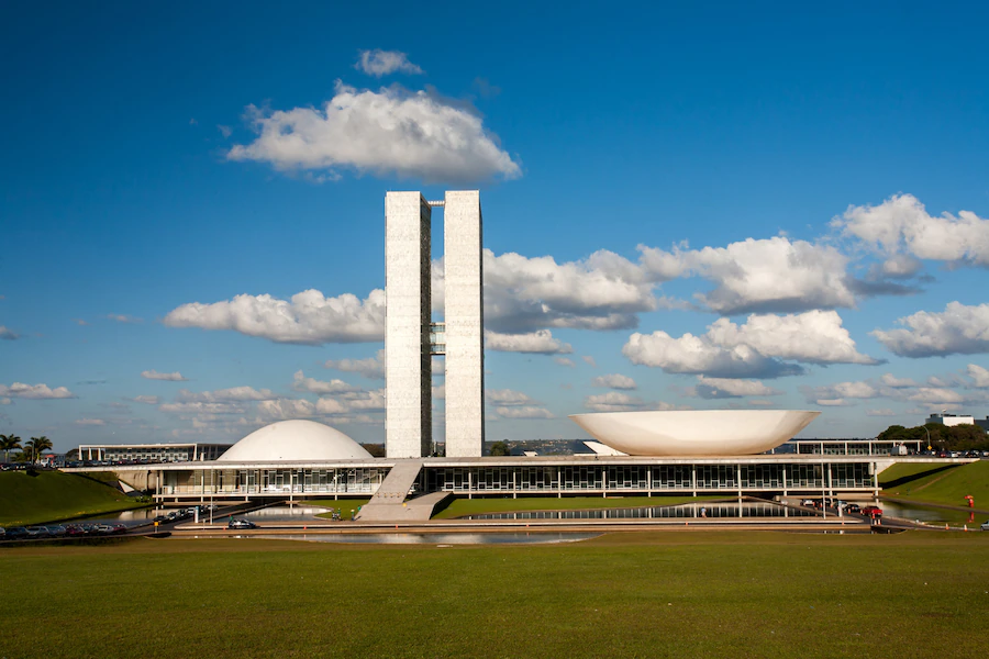 Leis são propostas sem a verificação das leis já existentes por deputados e senadores.