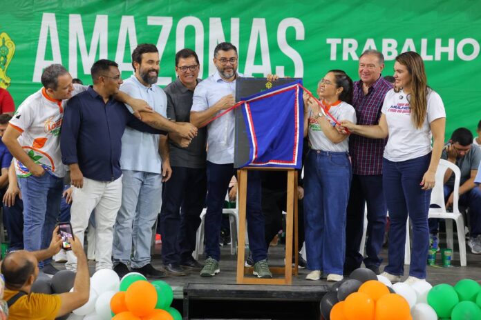 Wilson Lima inaugura LED e anuncia investimentos em Rio Preto da Eva