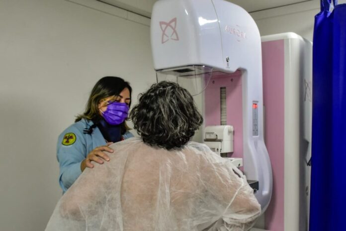 Carreta da Saúde oferece exames de imagem no interior do estado.