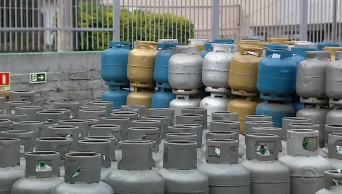 Decisão foi tomada após governo demonstrar preocupação com o preço do botijão de gás em determinadas regiões do Brasil.