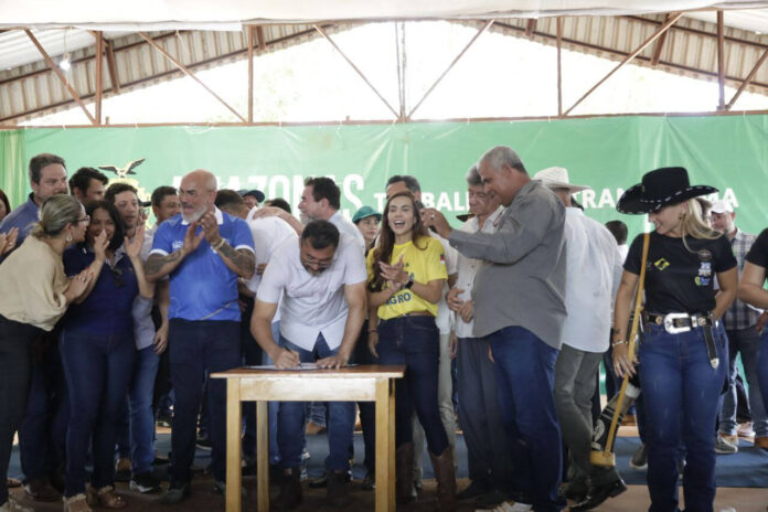 O governador Wilson Lima assinou um convênio com a Prefeitura de Apuí para a realização da 36ª Exposição Agropecuária de Apuí (Expoap).