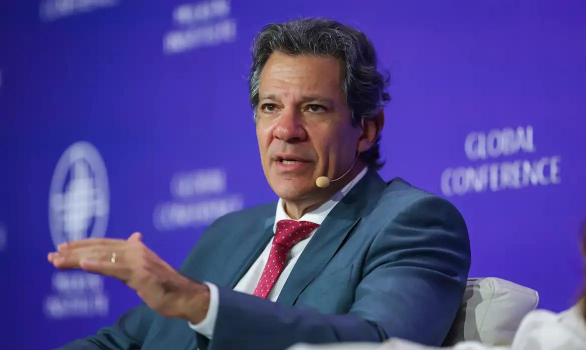 Fernando Haddad avalia que Brasil tem condições de superar tarifaço dos EUA.
