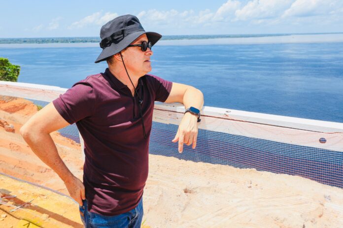 Prefeito David Almeida acompanha avanços das obras do Parque Encontro das Águas