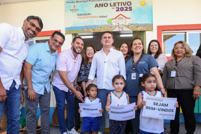 Prefeito David Almeida recebe delegações de 15 países para mostrar modelo inovador que atende 250 mil alunos e valoriza a agricultura familiar