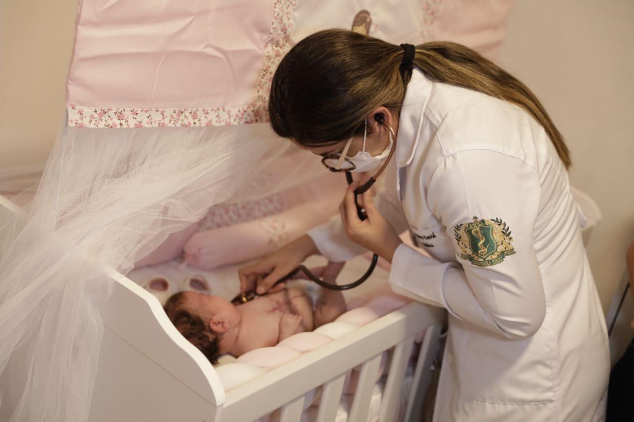 As gêmeas siamesas Eliza Vitória e Yasmin Vitória retornaram neste domingo (10/08) ao Amazonas, após 107 dias internadas.