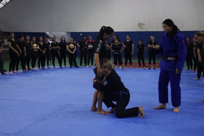 Curso de Defesa Pessoal para Mulheres movimenta Agosto Lilás em Manaus