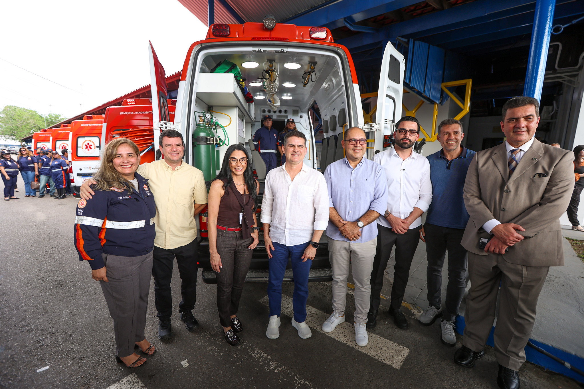 Prefeito David Almeida reforça atendimento pré-hospitalar com entrega de mais cinco novas ambulâncias ao Samu Manaus
