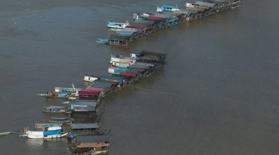 O MPF determinou que órgãos ambientais e de segurança do Amazonas e federais inutilizem ou destruam, em até 10 dias, balsas.
